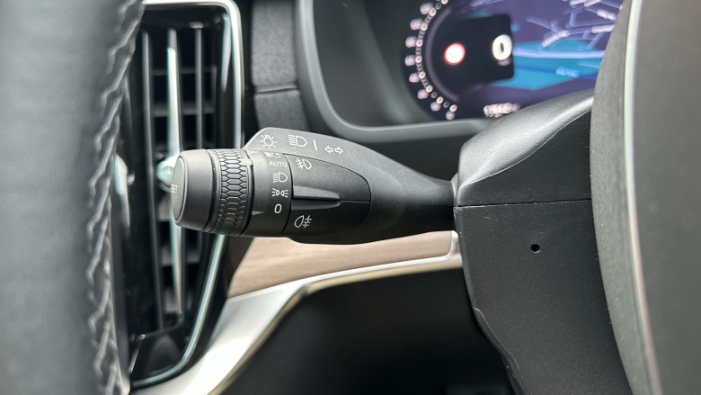 Volvo XC90 2.0 B5P Plus Dark 5dr AWD Geartronic Petrol Estate